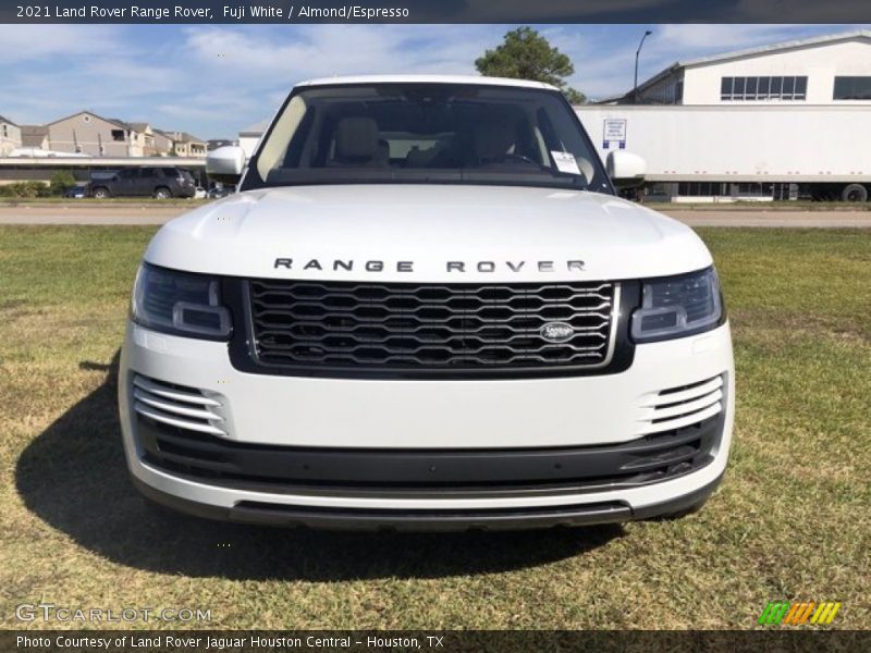 Fuji White / Almond/Espresso 2021 Land Rover Range Rover