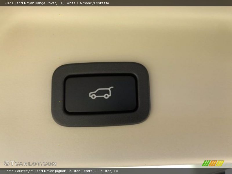 Fuji White / Almond/Espresso 2021 Land Rover Range Rover