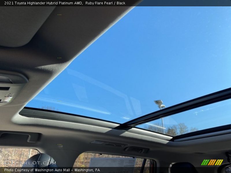Ruby Flare Pearl / Black 2021 Toyota Highlander Hybrid Platinum AWD