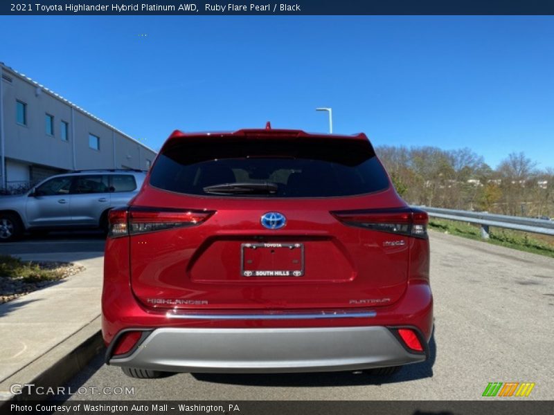 Ruby Flare Pearl / Black 2021 Toyota Highlander Hybrid Platinum AWD