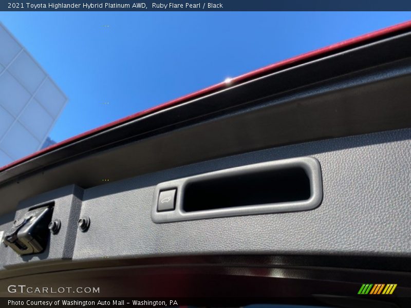 Ruby Flare Pearl / Black 2021 Toyota Highlander Hybrid Platinum AWD