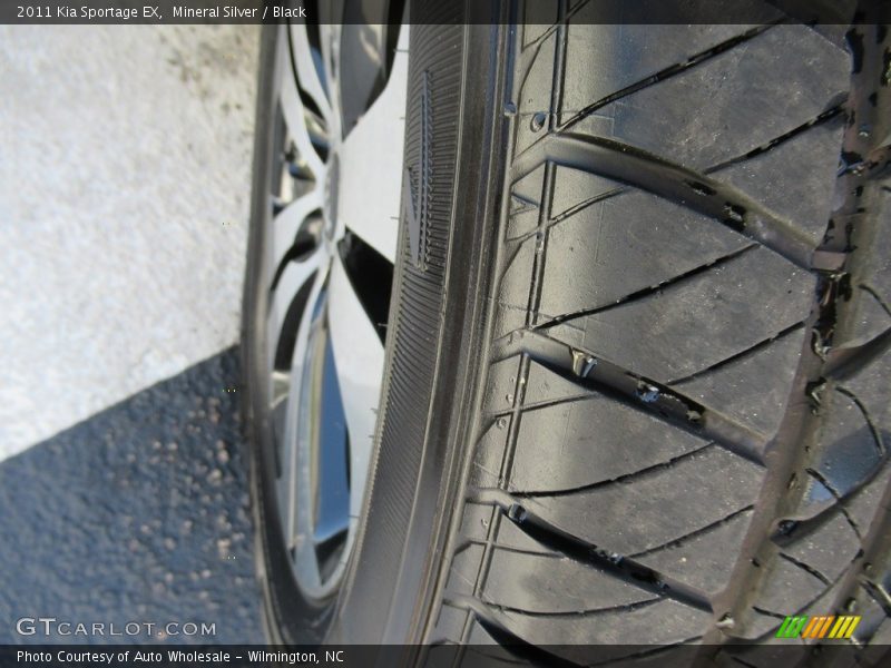 Mineral Silver / Black 2011 Kia Sportage EX