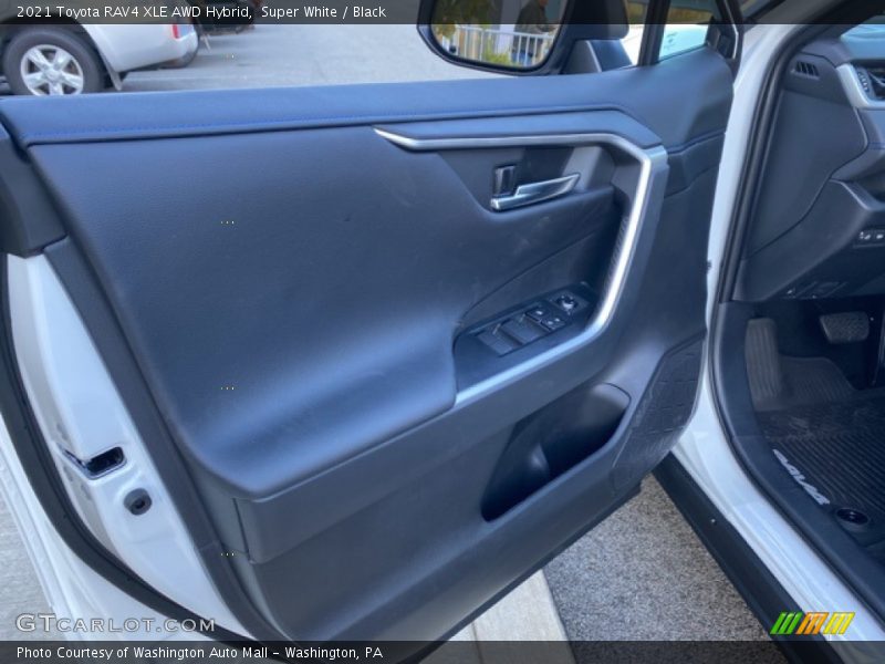 Super White / Black 2021 Toyota RAV4 XLE AWD Hybrid