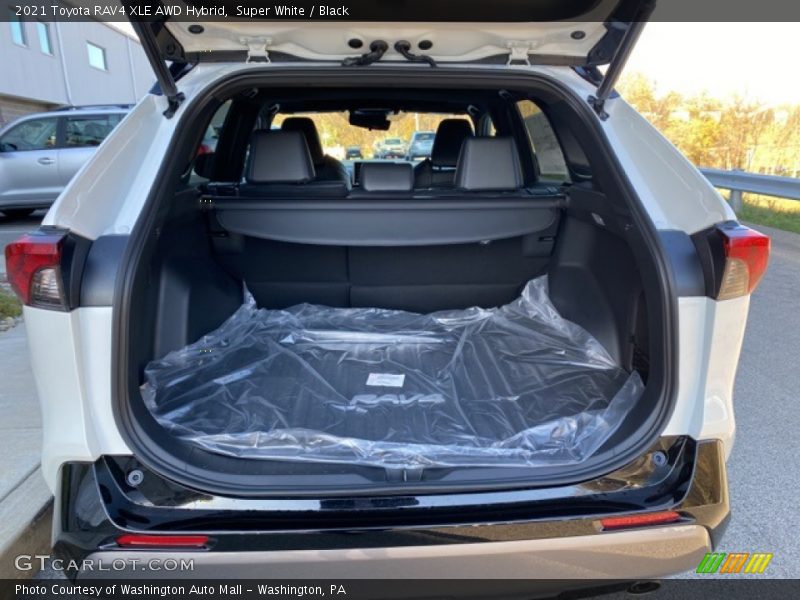 Super White / Black 2021 Toyota RAV4 XLE AWD Hybrid