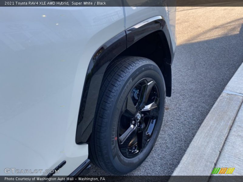 Super White / Black 2021 Toyota RAV4 XLE AWD Hybrid
