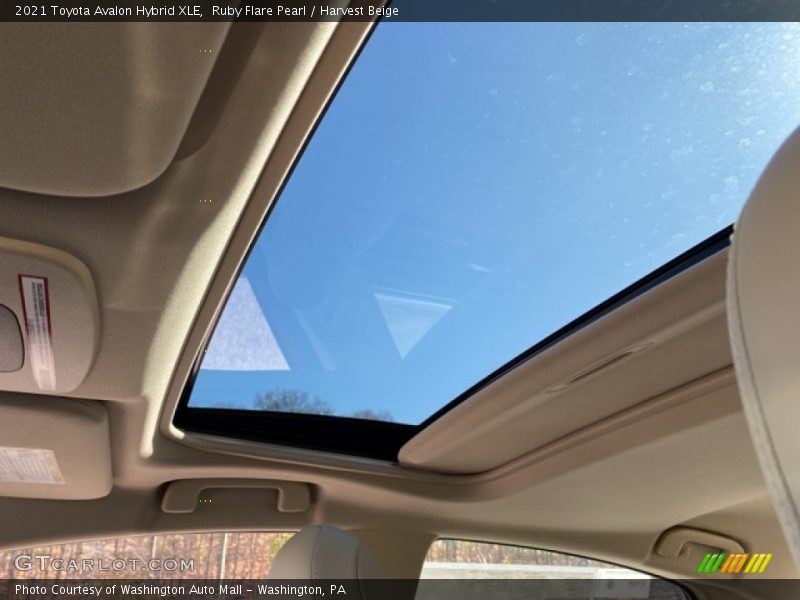 Sunroof of 2021 Avalon Hybrid XLE