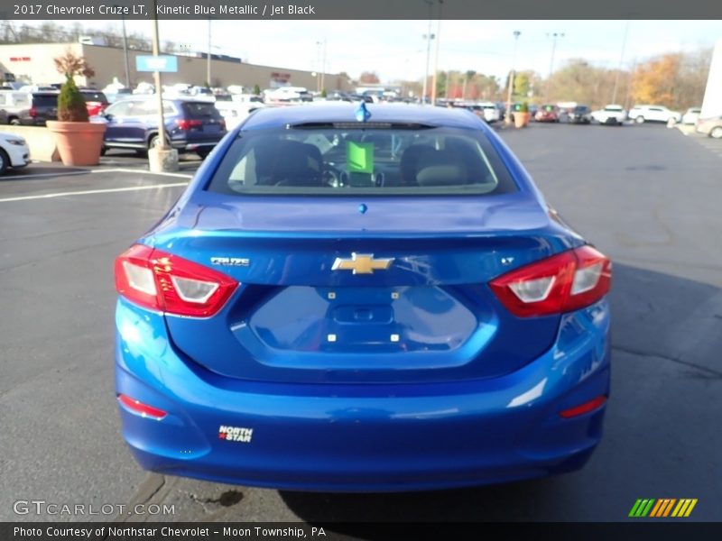 Kinetic Blue Metallic / Jet Black 2017 Chevrolet Cruze LT