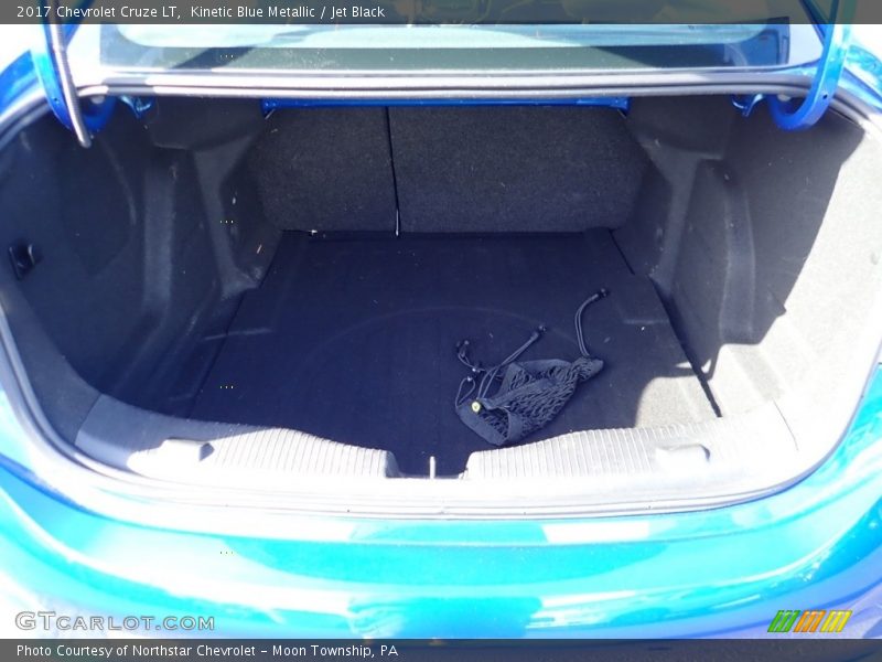 Kinetic Blue Metallic / Jet Black 2017 Chevrolet Cruze LT