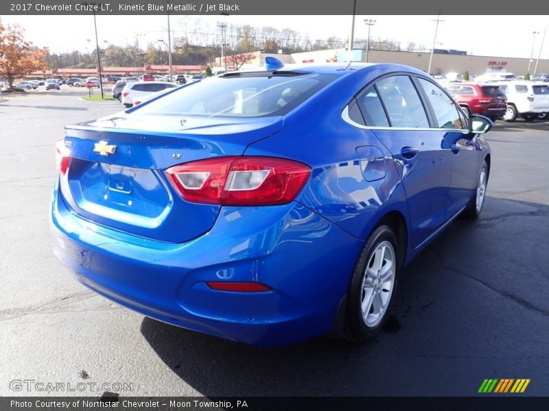 Kinetic Blue Metallic / Jet Black 2017 Chevrolet Cruze LT