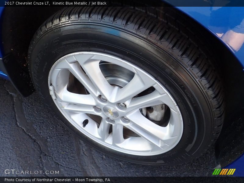 Kinetic Blue Metallic / Jet Black 2017 Chevrolet Cruze LT