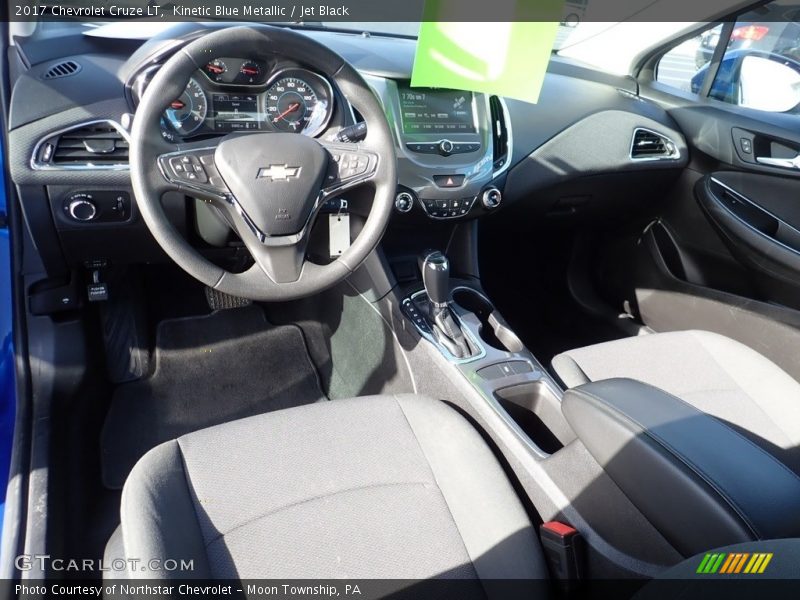 Kinetic Blue Metallic / Jet Black 2017 Chevrolet Cruze LT