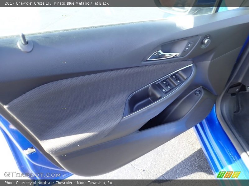 Kinetic Blue Metallic / Jet Black 2017 Chevrolet Cruze LT