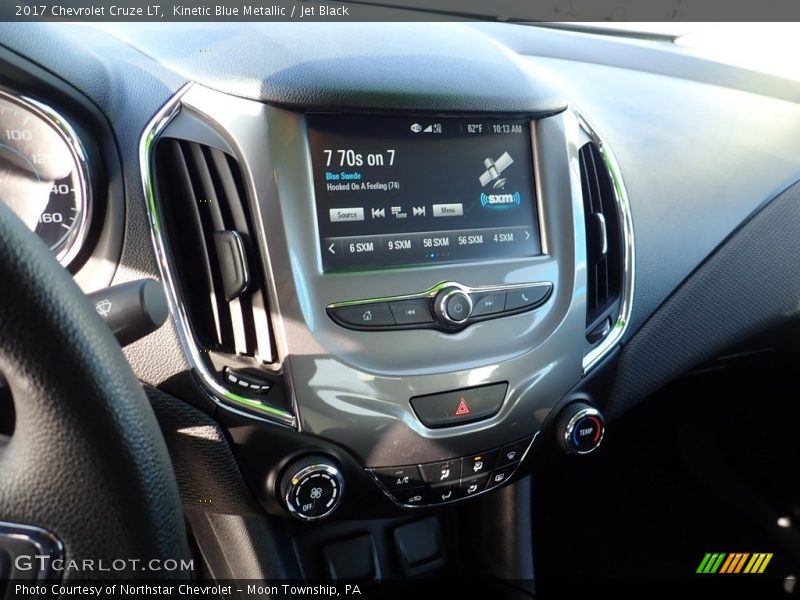 Kinetic Blue Metallic / Jet Black 2017 Chevrolet Cruze LT