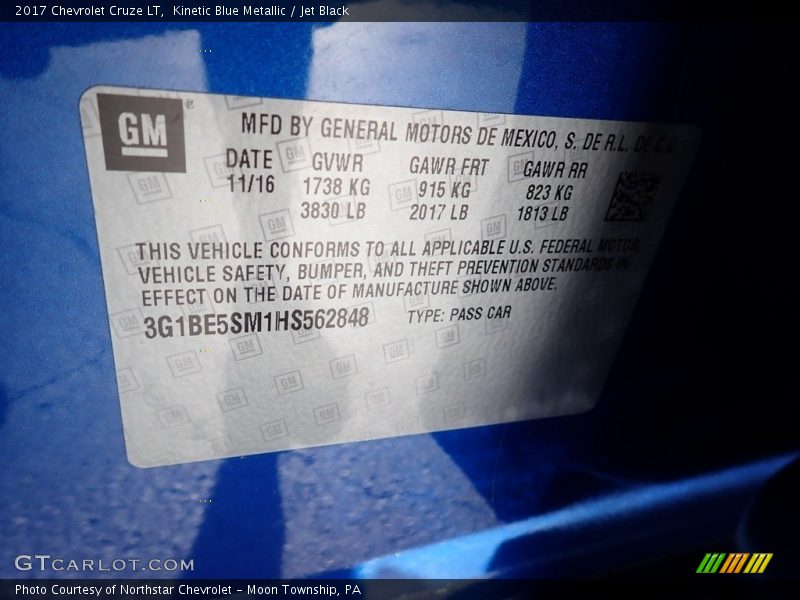 Kinetic Blue Metallic / Jet Black 2017 Chevrolet Cruze LT