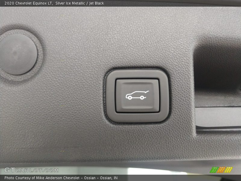 Silver Ice Metallic / Jet Black 2020 Chevrolet Equinox LT