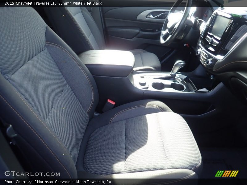 Summit White / Jet Black 2019 Chevrolet Traverse LT