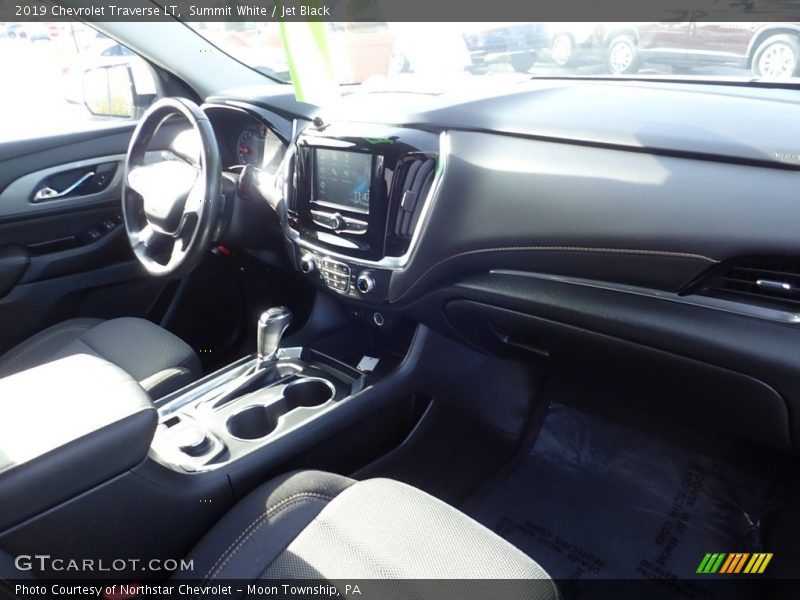 Summit White / Jet Black 2019 Chevrolet Traverse LT