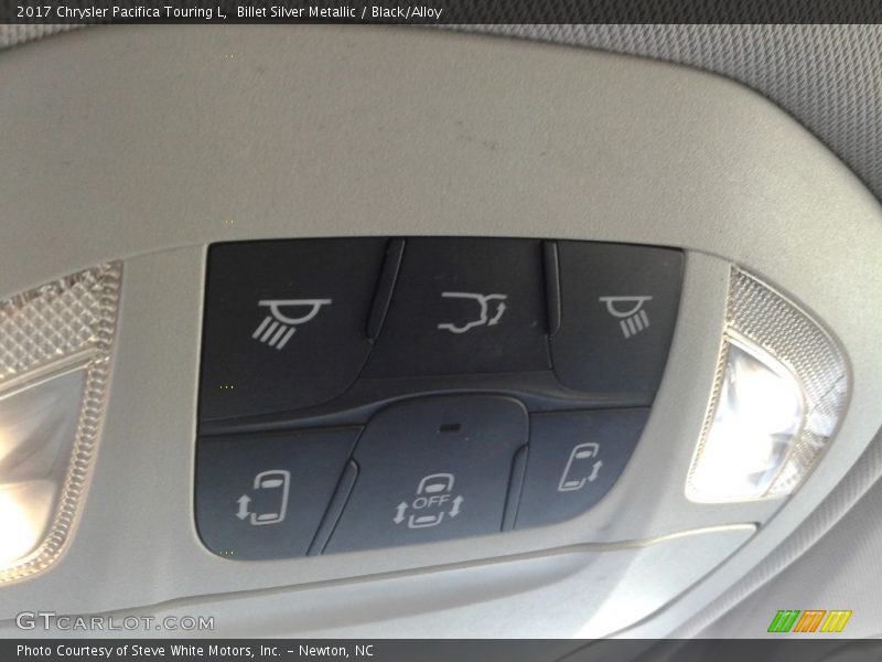 Billet Silver Metallic / Black/Alloy 2017 Chrysler Pacifica Touring L