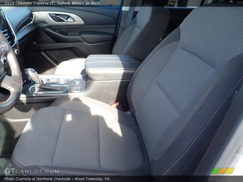 Summit White / Jet Black 2019 Chevrolet Traverse LT
