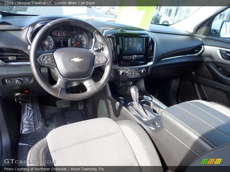 Summit White / Jet Black 2019 Chevrolet Traverse LT