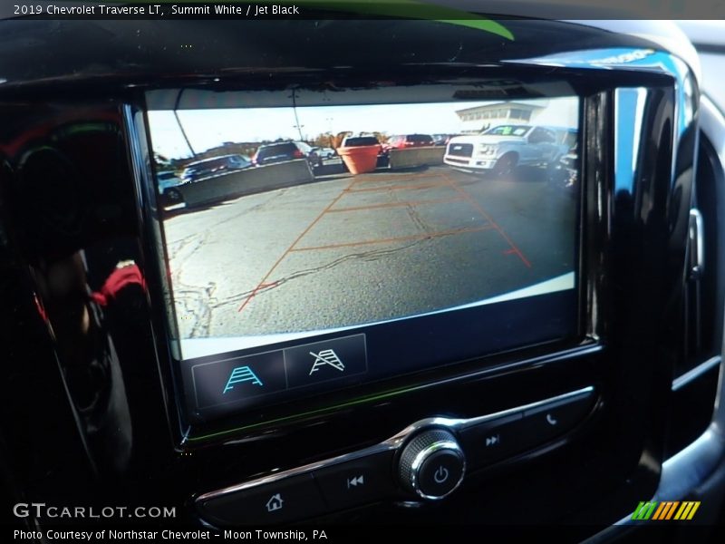 Summit White / Jet Black 2019 Chevrolet Traverse LT