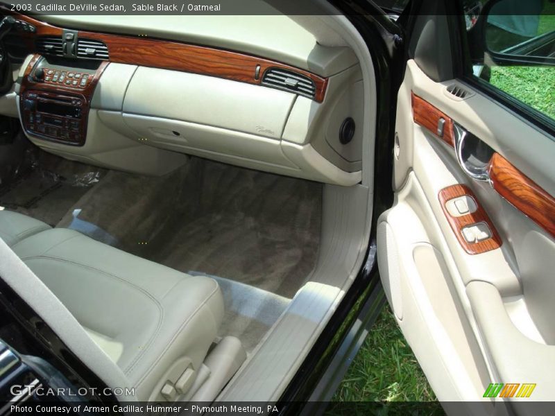 Sable Black / Oatmeal 2003 Cadillac DeVille Sedan