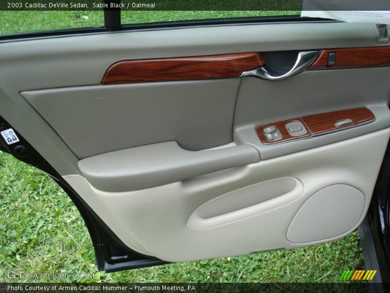 Sable Black / Oatmeal 2003 Cadillac DeVille Sedan