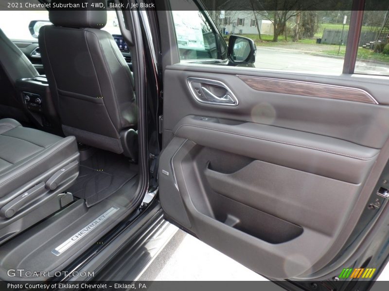 Black / Jet Black 2021 Chevrolet Suburban LT 4WD