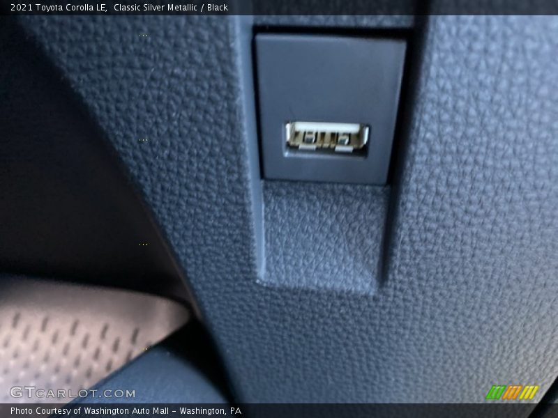 Classic Silver Metallic / Black 2021 Toyota Corolla LE