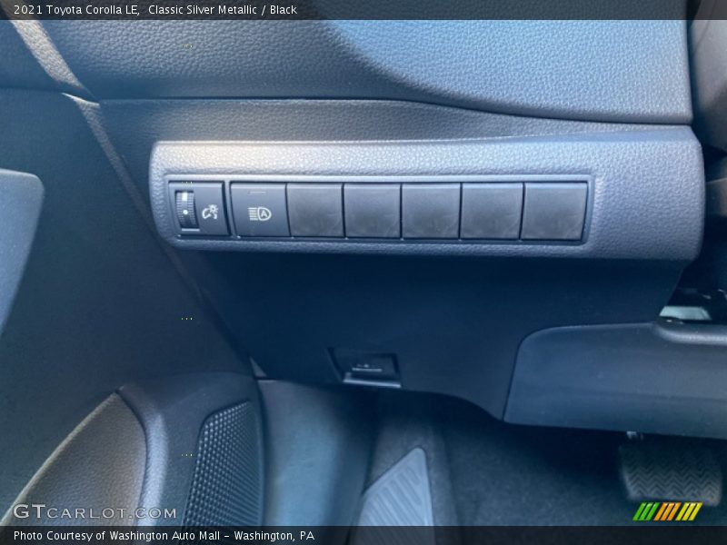 Classic Silver Metallic / Black 2021 Toyota Corolla LE