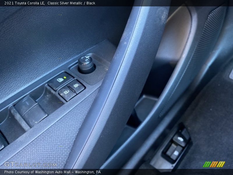 Classic Silver Metallic / Black 2021 Toyota Corolla LE