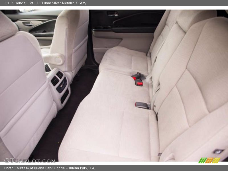 Lunar Silver Metallic / Gray 2017 Honda Pilot EX