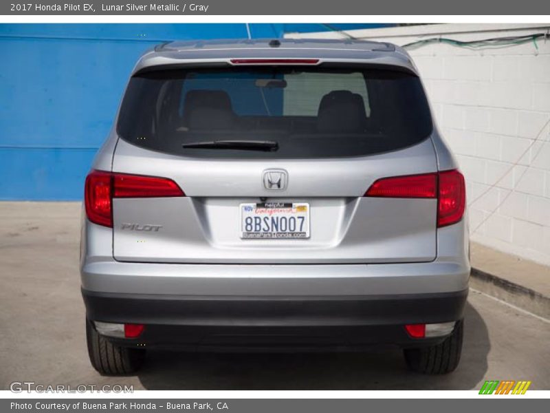 Lunar Silver Metallic / Gray 2017 Honda Pilot EX