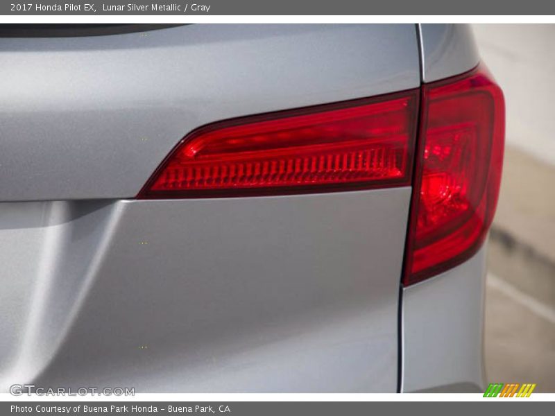 Lunar Silver Metallic / Gray 2017 Honda Pilot EX