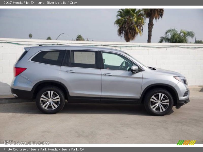 Lunar Silver Metallic / Gray 2017 Honda Pilot EX