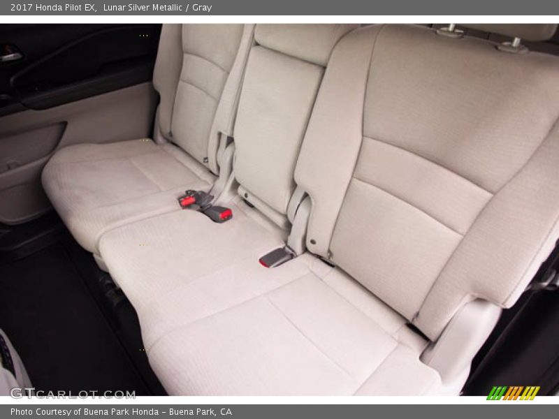 Lunar Silver Metallic / Gray 2017 Honda Pilot EX