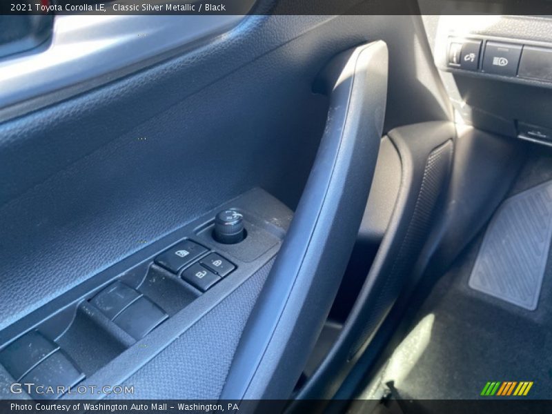 Classic Silver Metallic / Black 2021 Toyota Corolla LE