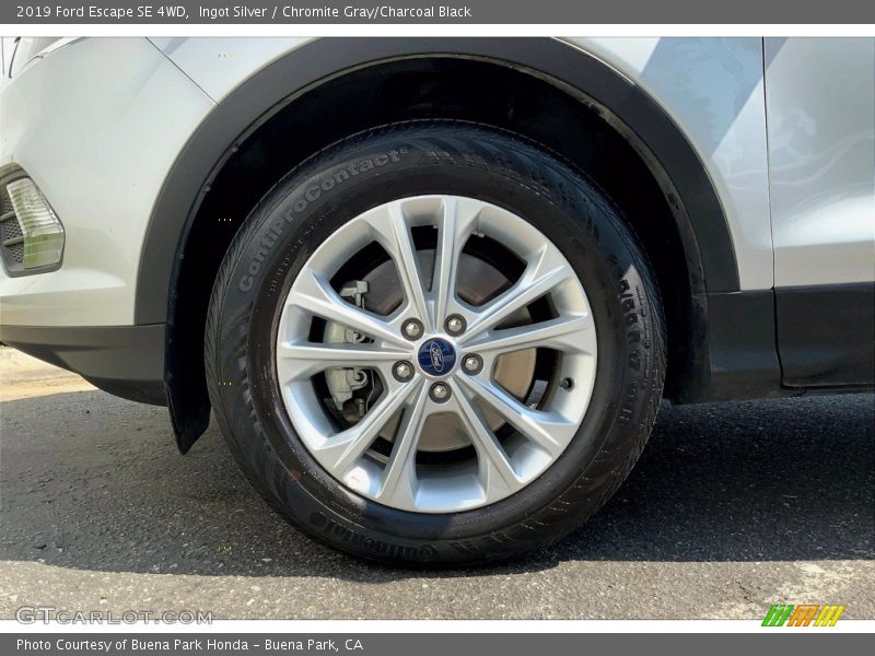 Ingot Silver / Chromite Gray/Charcoal Black 2019 Ford Escape SE 4WD