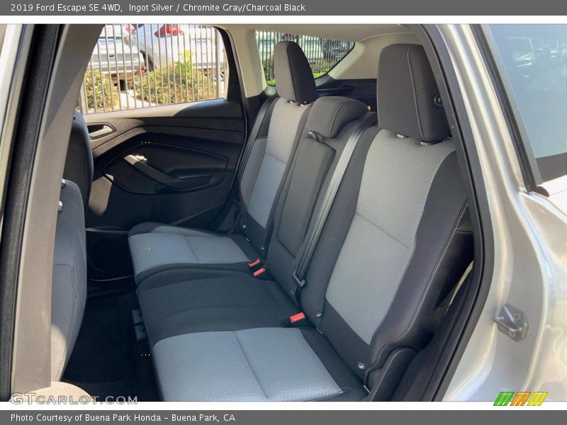 Ingot Silver / Chromite Gray/Charcoal Black 2019 Ford Escape SE 4WD