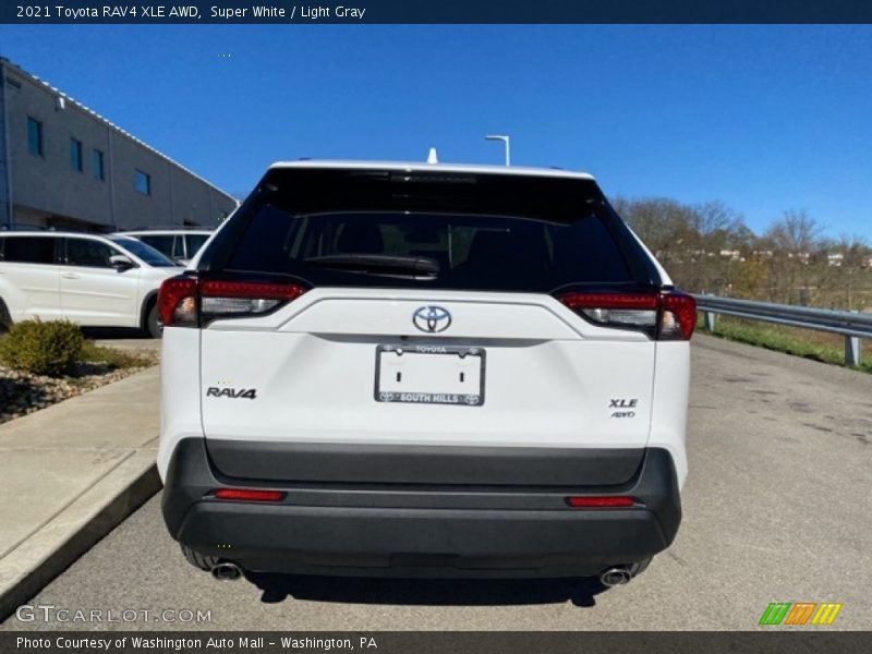 Super White / Light Gray 2021 Toyota RAV4 XLE AWD