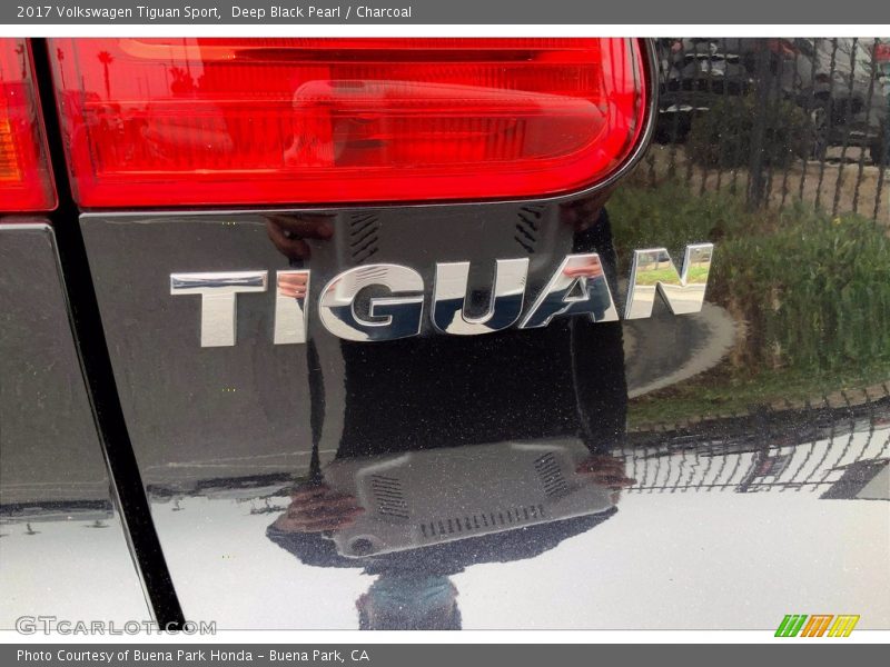 Deep Black Pearl / Charcoal 2017 Volkswagen Tiguan Sport