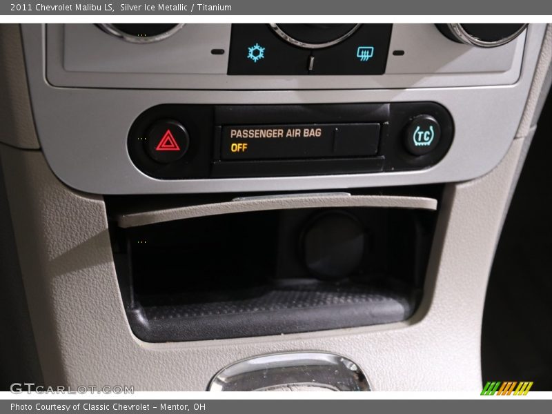 Silver Ice Metallic / Titanium 2011 Chevrolet Malibu LS