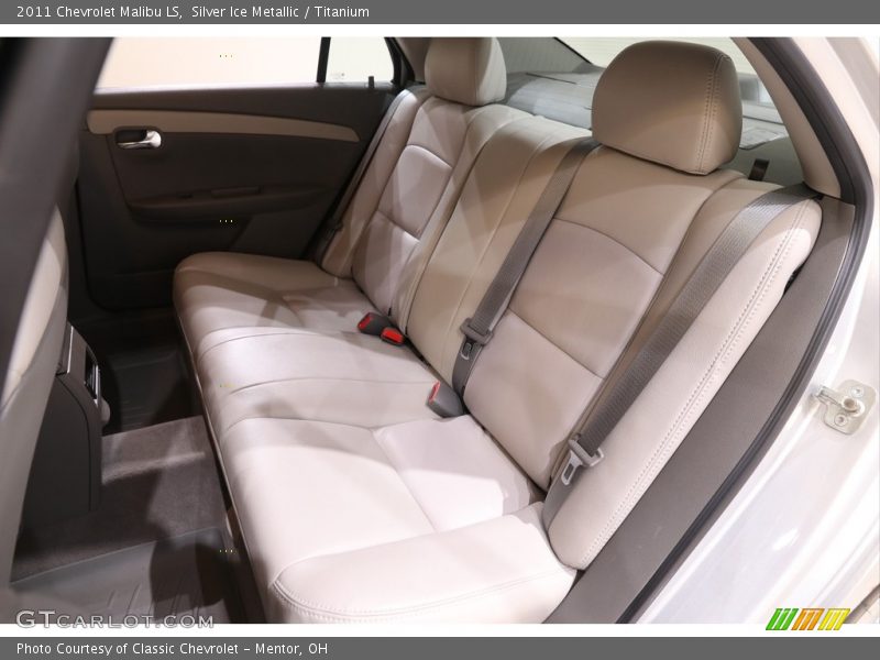 Silver Ice Metallic / Titanium 2011 Chevrolet Malibu LS
