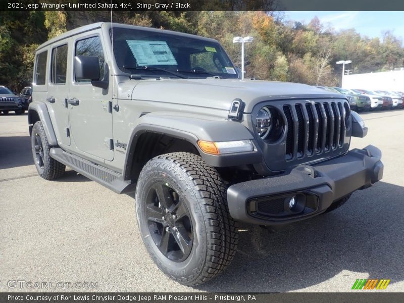 Front 3/4 View of 2021 Wrangler Unlimited Sahara 4x4