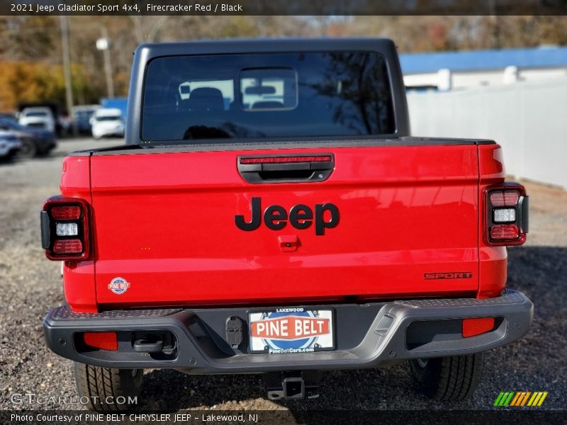 Firecracker Red / Black 2021 Jeep Gladiator Sport 4x4