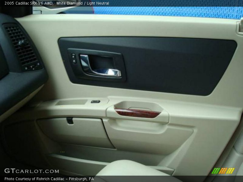 White Diamond / Light Neutral 2005 Cadillac SRX V6 AWD