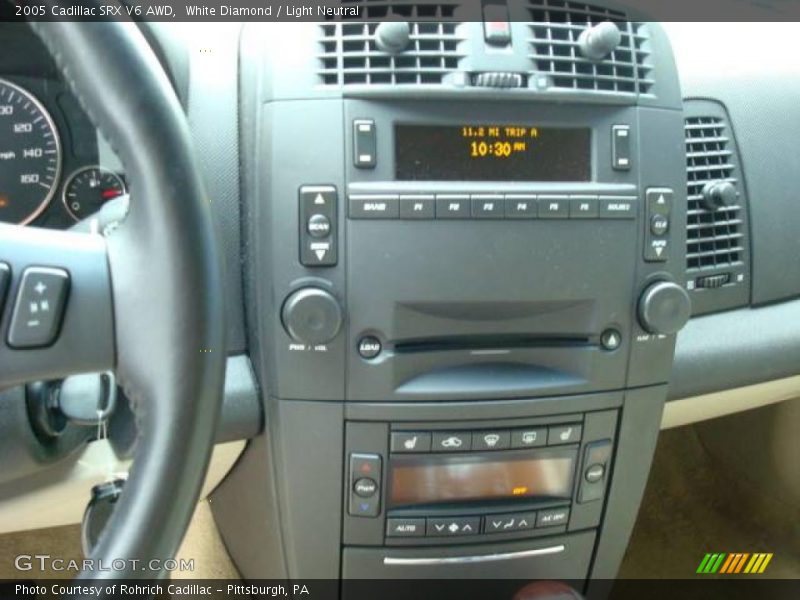 White Diamond / Light Neutral 2005 Cadillac SRX V6 AWD