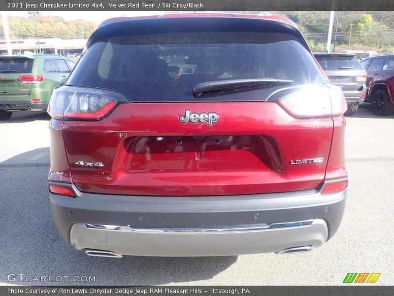 Velvet Red Pearl / Ski Gray/Black 2021 Jeep Cherokee Limited 4x4