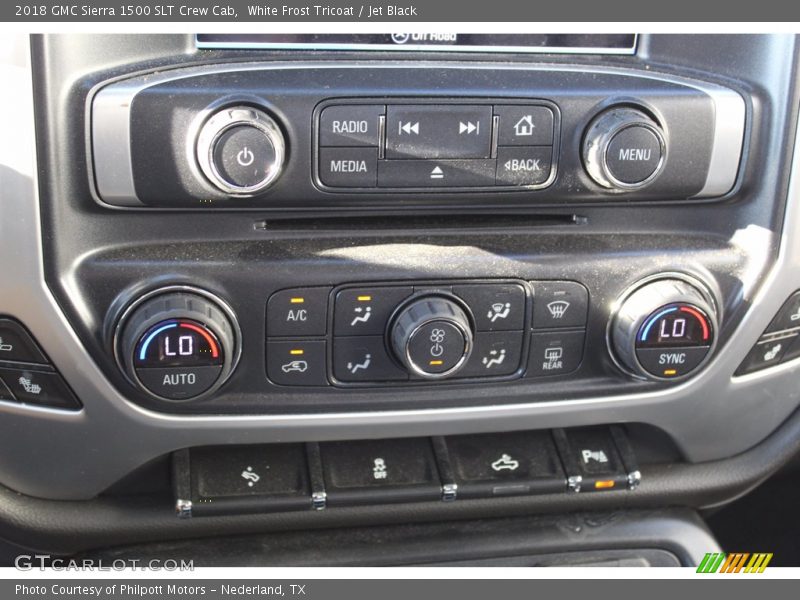 Controls of 2018 Sierra 1500 SLT Crew Cab