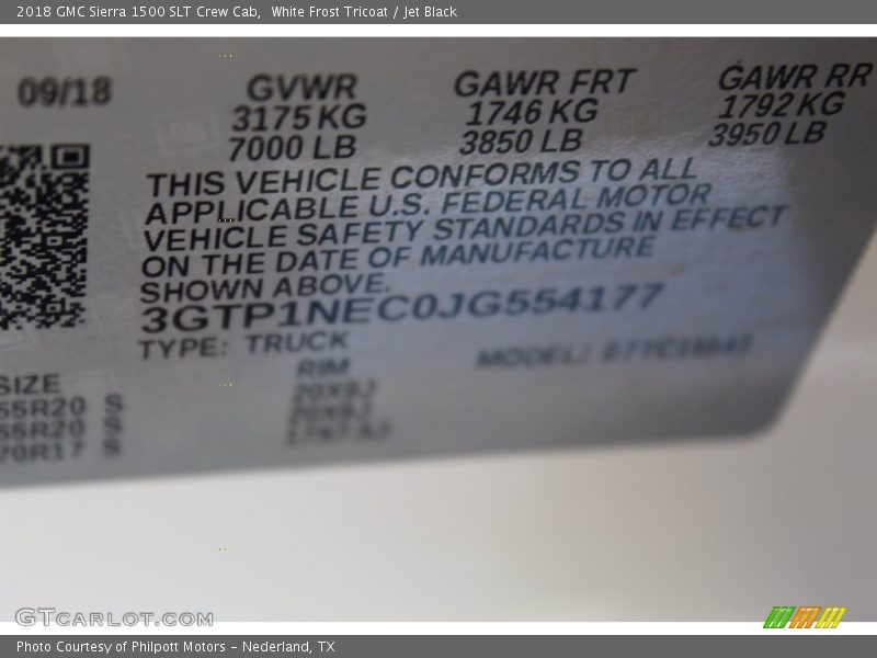 White Frost Tricoat / Jet Black 2018 GMC Sierra 1500 SLT Crew Cab